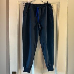 FIGS - men’s slim jogger scrub pants, size SMALL